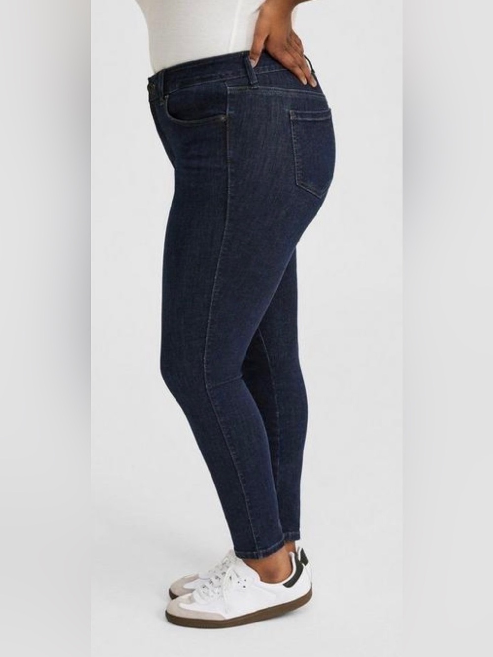 Torrid Limitless Stretch Dark Blue Jean stretches up to three sizes 16-20 NWT - Picture 2 of 16